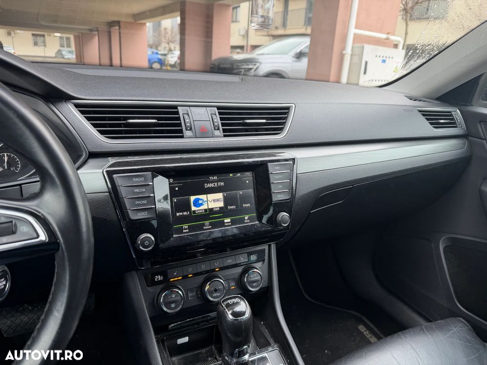 Skoda Superb 2.0 TDI DSG Ambition - 17