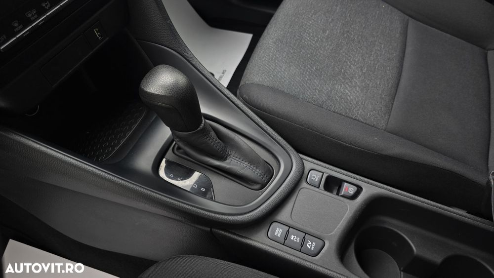 Toyota Yaris - 17