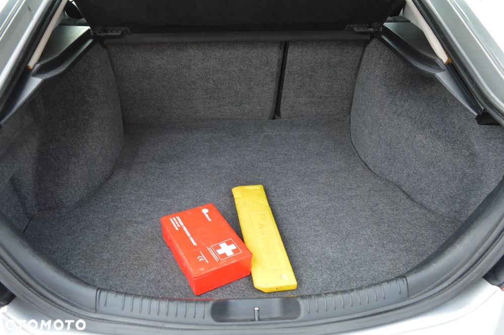 Ford Mondeo 1.8 Ghia X - 12