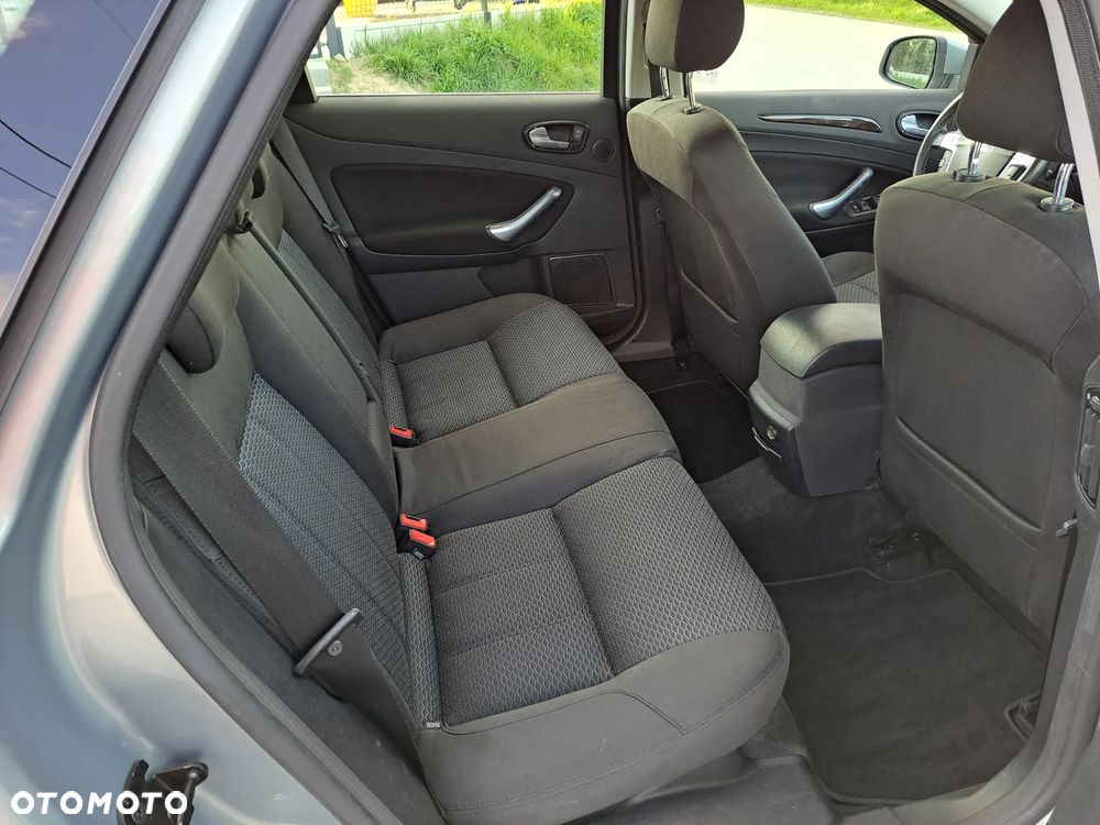 Ford Mondeo 1.8 Titanium X - 11
