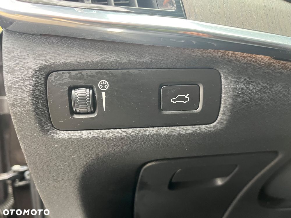 Volvo V90 D4 Inscription - 31