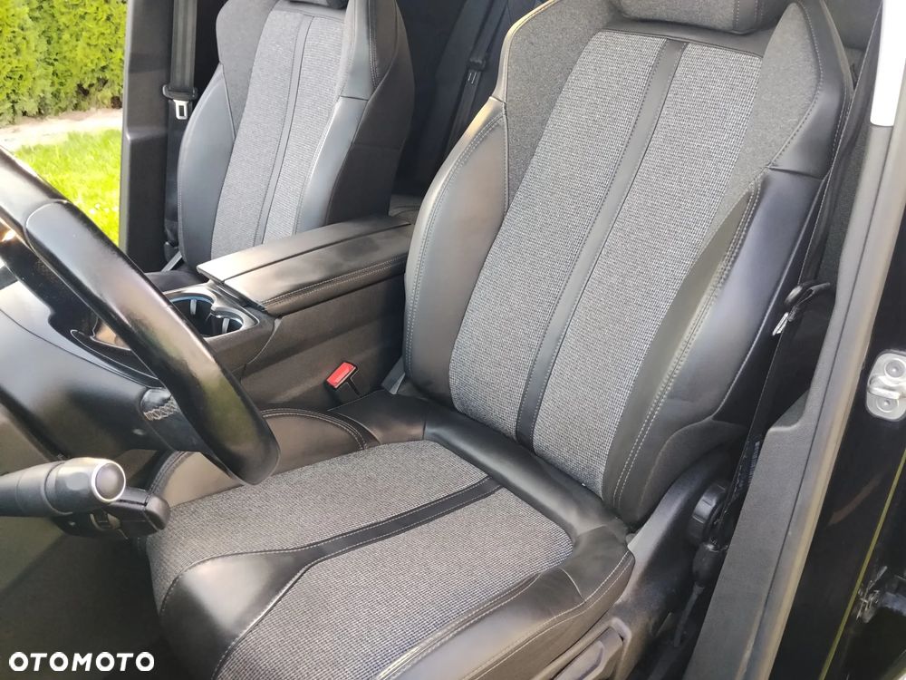 Peugeot 3008 2.0 BlueHDi Allure S&S - 26