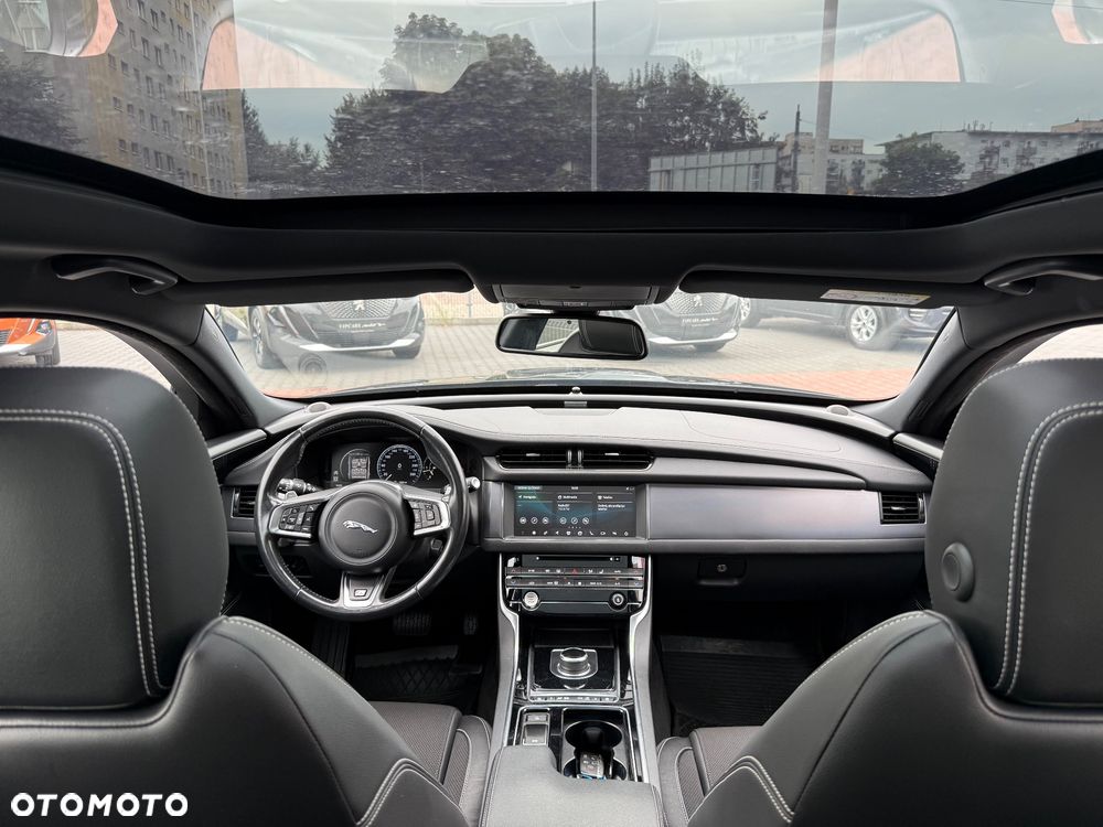 Jaguar XF 2.0 i4D R-Sport - 22