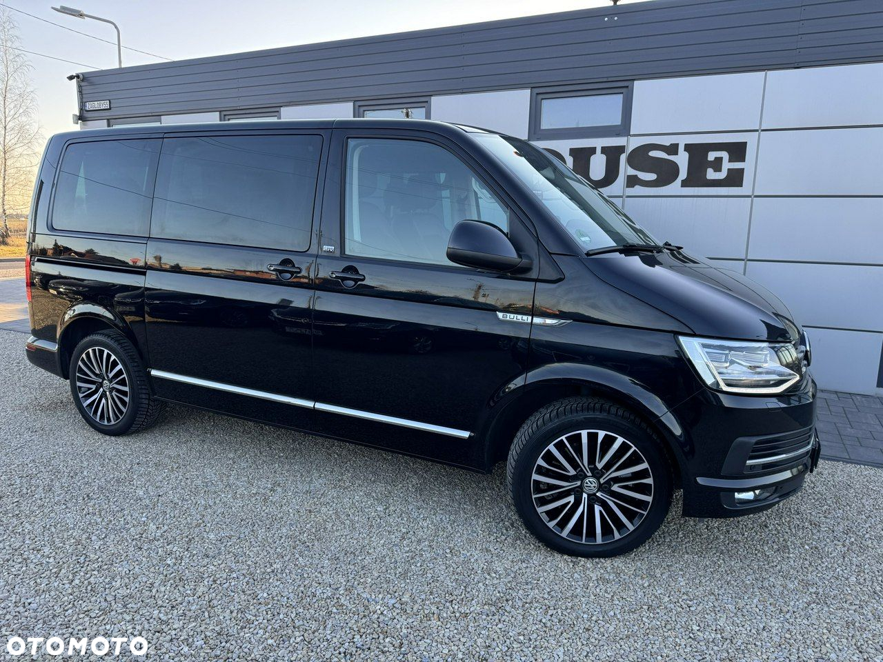 Volkswagen Multivan - 2