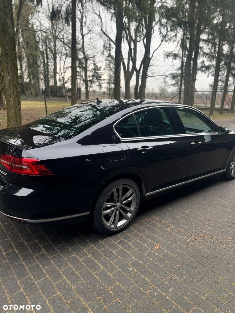 Volkswagen Passat - 11