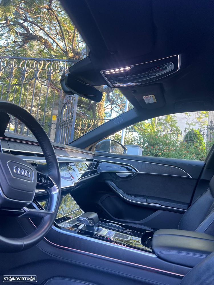 Audi A8 - 8
