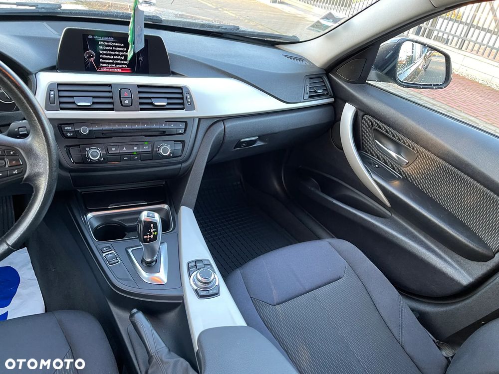 BMW Seria 3 318d Blue Performance Modern Line - 12