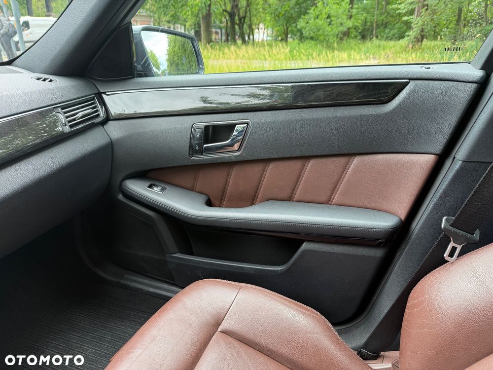 Mercedes-Benz Klasa E 350 CGI BlueEffICIENCY Avantgarde - 11