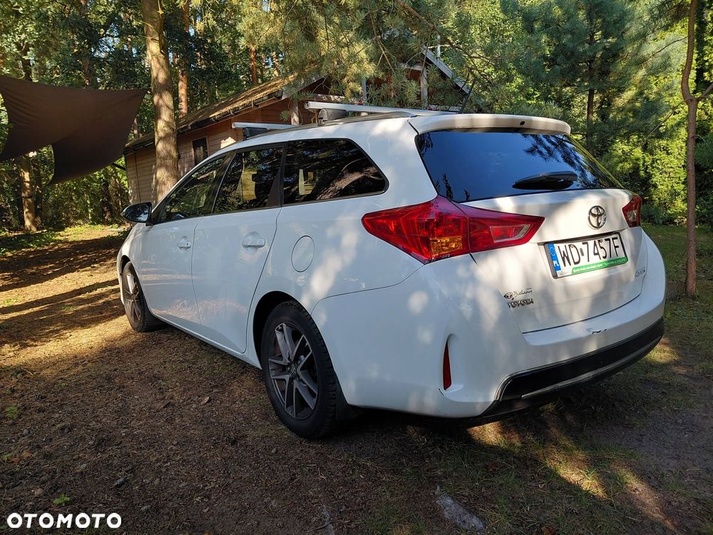 Toyota Auris 2014 photo 3