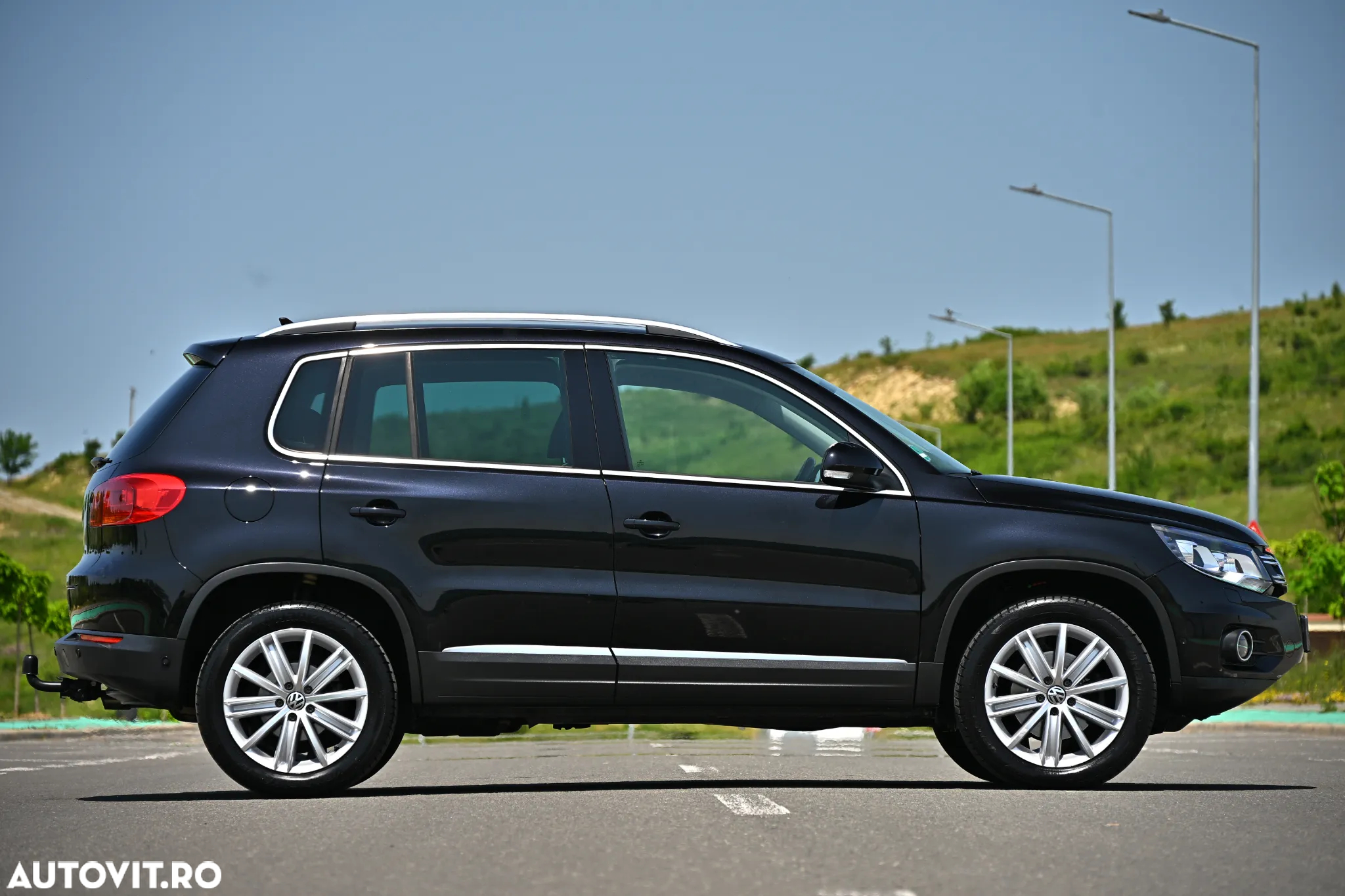 Volkswagen Tiguan 2.0 TDI 4Motion DSG Sport & Style - 11