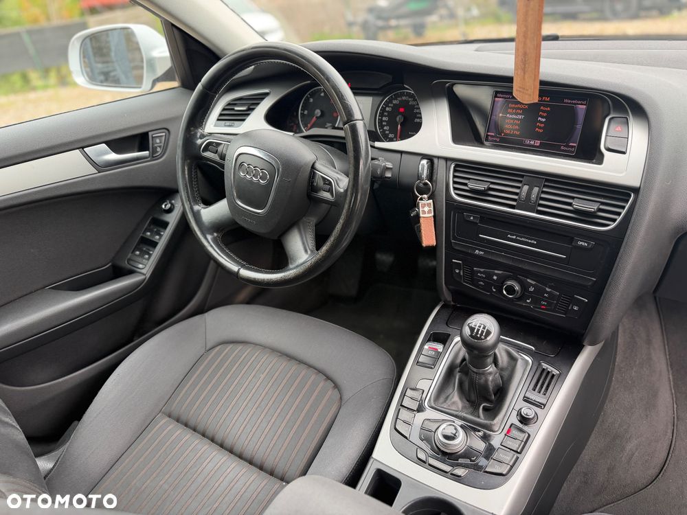 Audi A4 Limousine - 17
