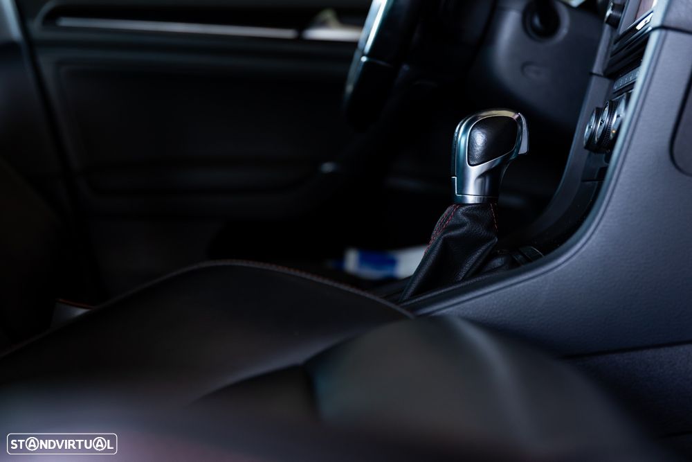 VW Golf GTI Performance BlueMotion DSG - 22