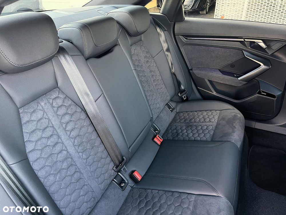 Audi RS3 Limousine - 25