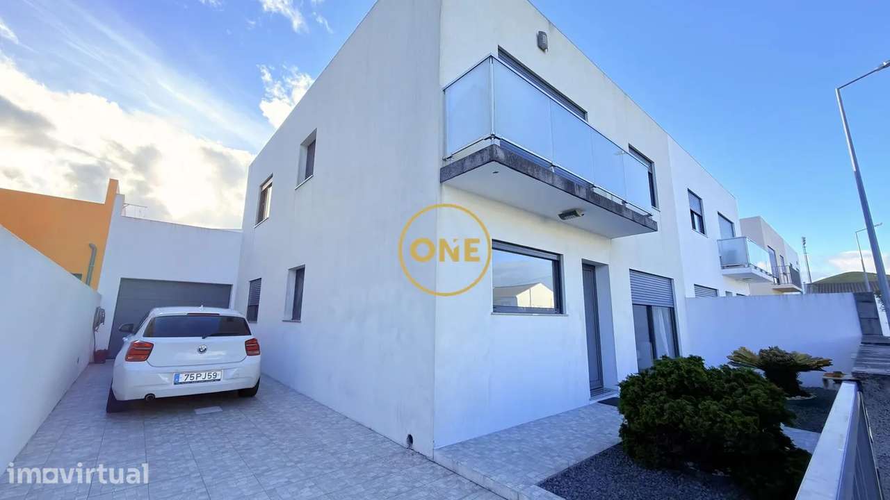 Moradia Moderna T3 Cabouco - Lagoa - Grande imagem: 2/19