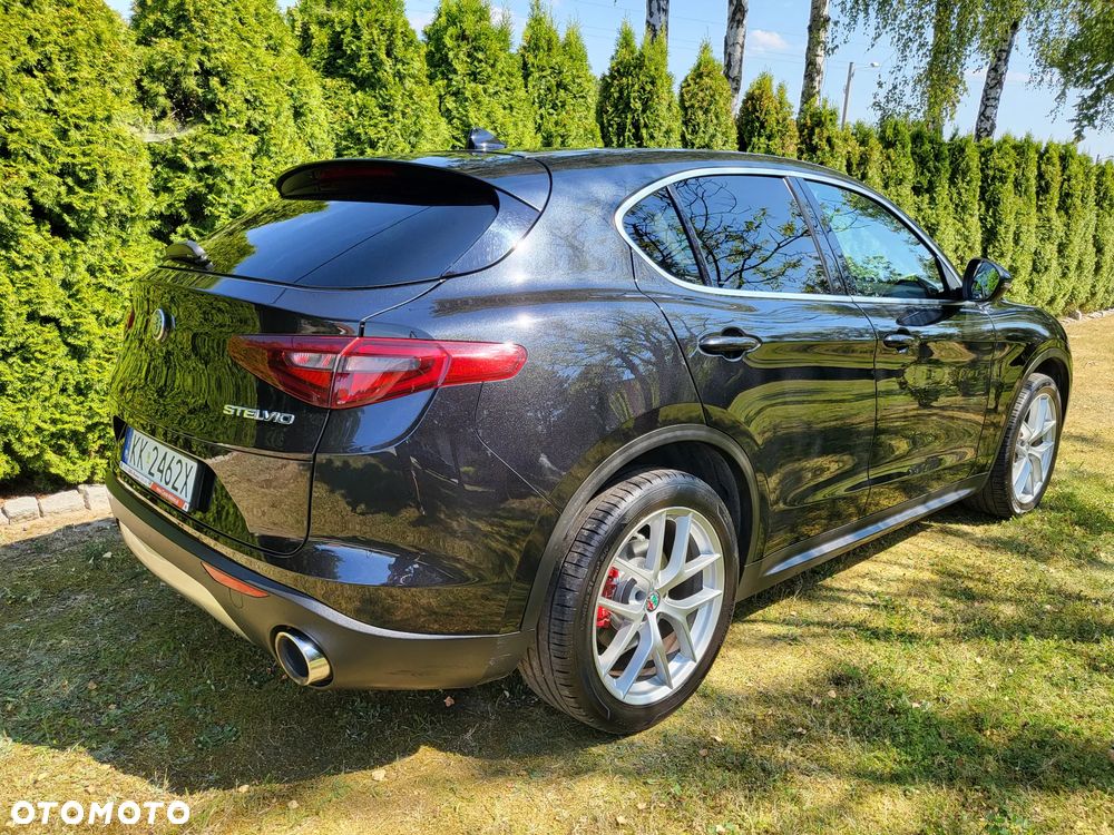 Alfa Romeo Stelvio 2.0 Turbo 16V AT8-Q4 First Edition - 5