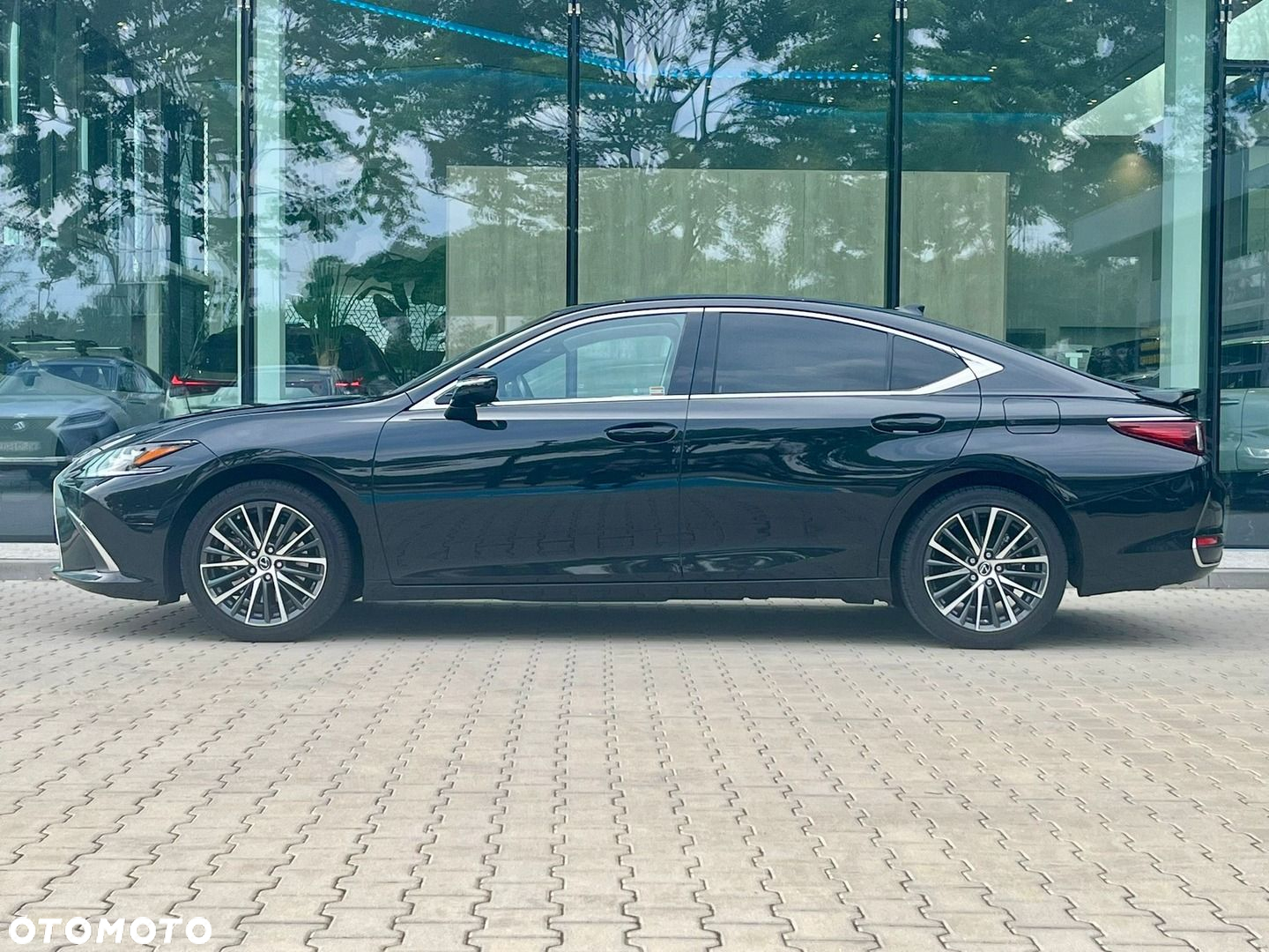 Lexus ES - 3