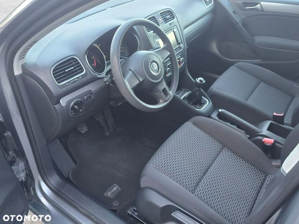 Volkswagen Golf - 22