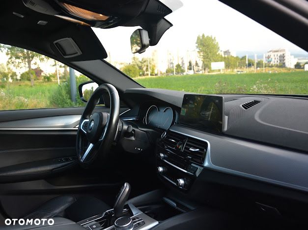 BMW Seria 5 520d xDrive M Sport sport - 22
