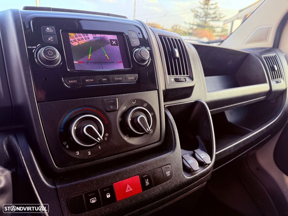 Peugeot Boxer 335 L2H1 BLUEHDI S&S ASPHALT - 21