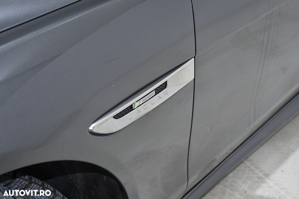 Jaguar XE 20d AWD Aut. R-Sport - 22