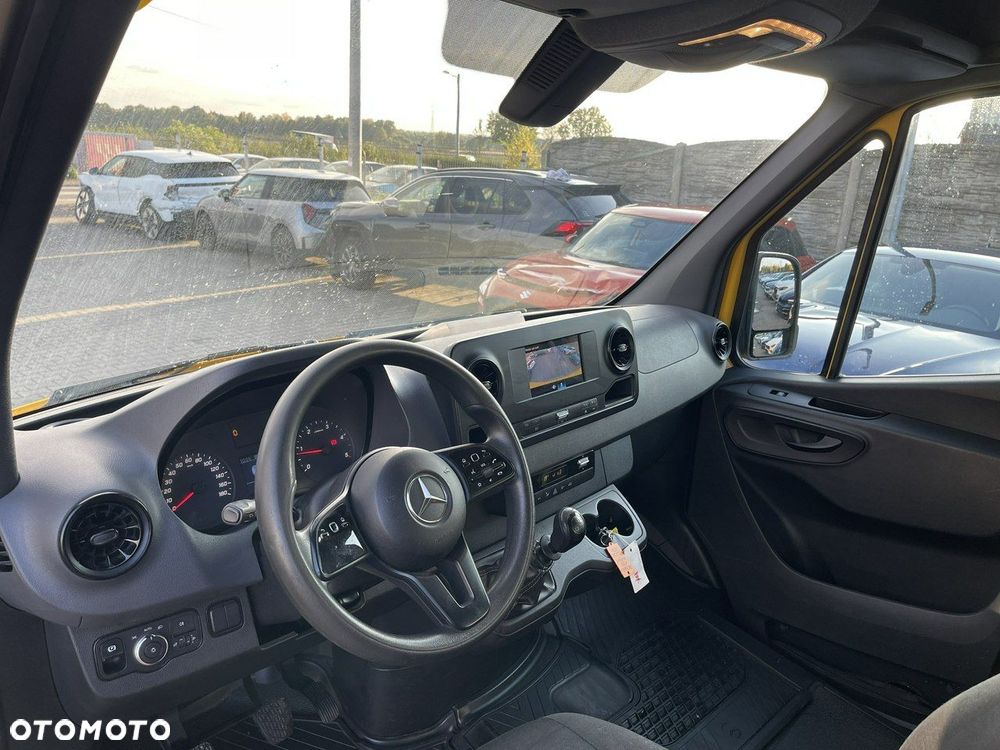 Mercedes-Benz Sprinter - 10