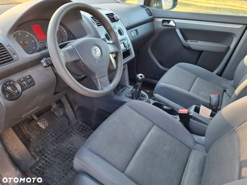 Volkswagen Touran - 13