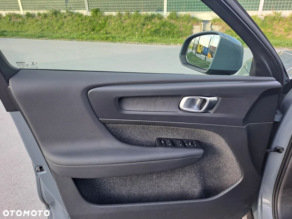 Volvo XC 40 T2 Essential - 12