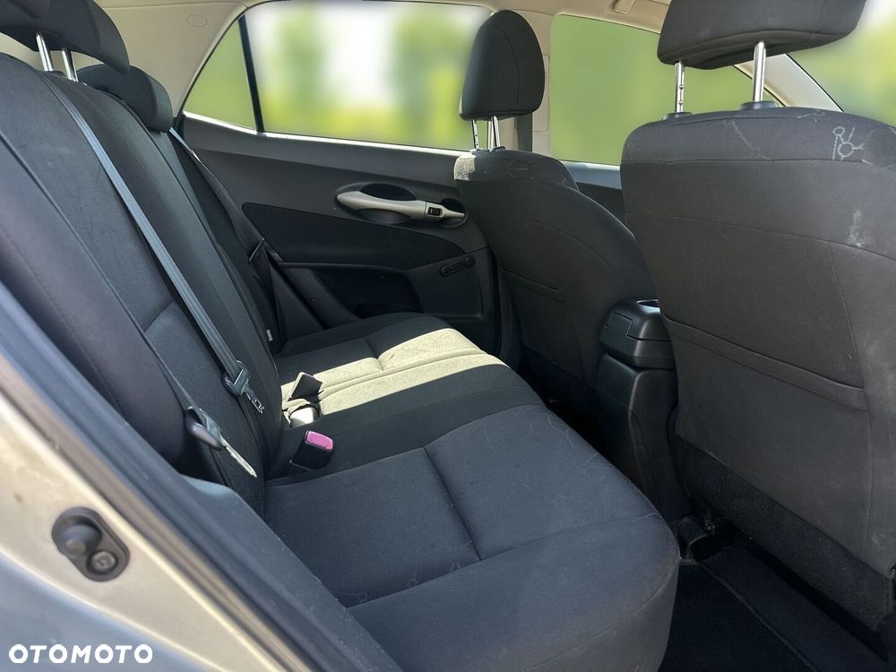 Toyota Auris 1.6 Terra - 12