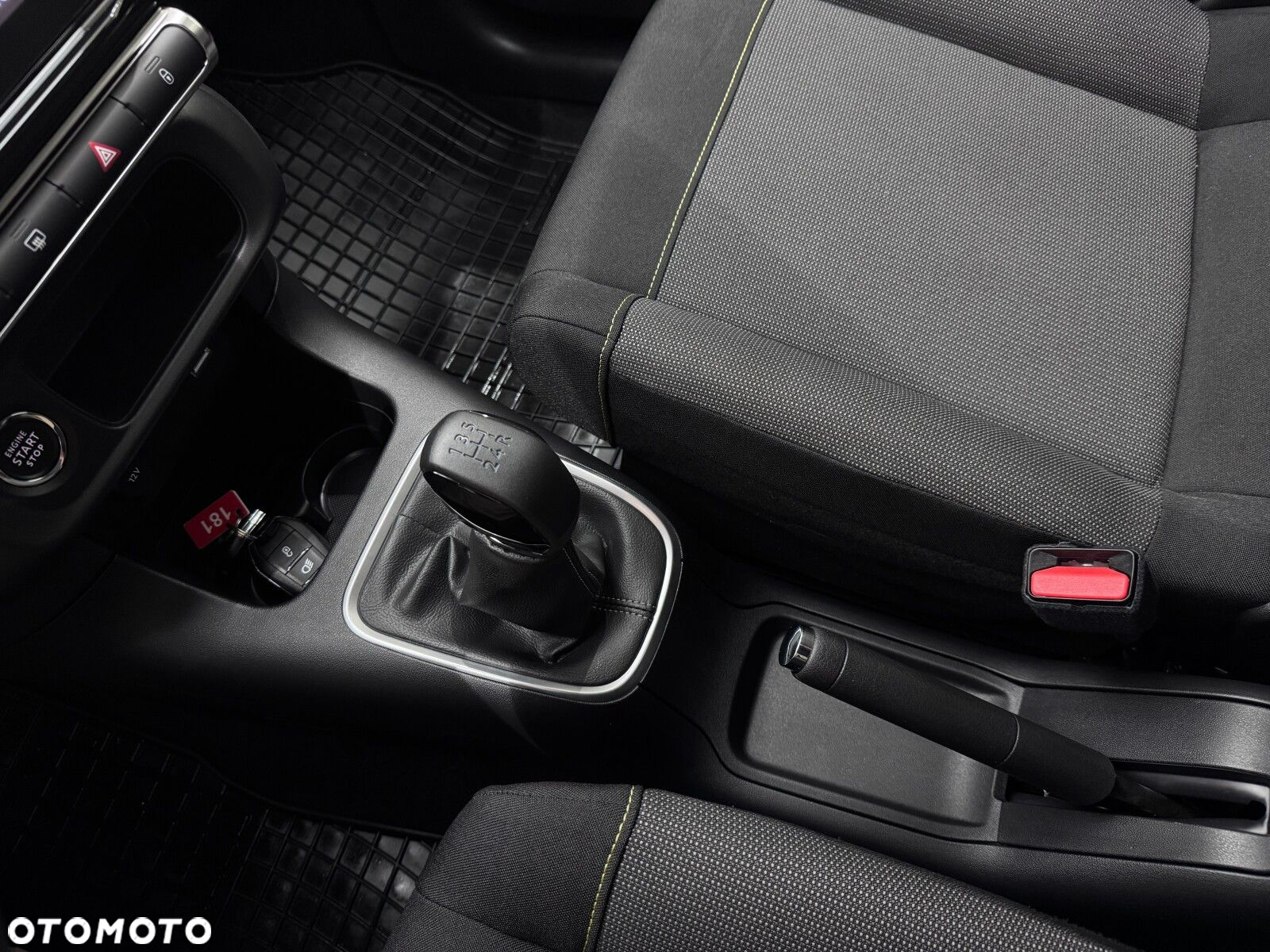 Citroën C3 1.2 PureTech Shine - 26