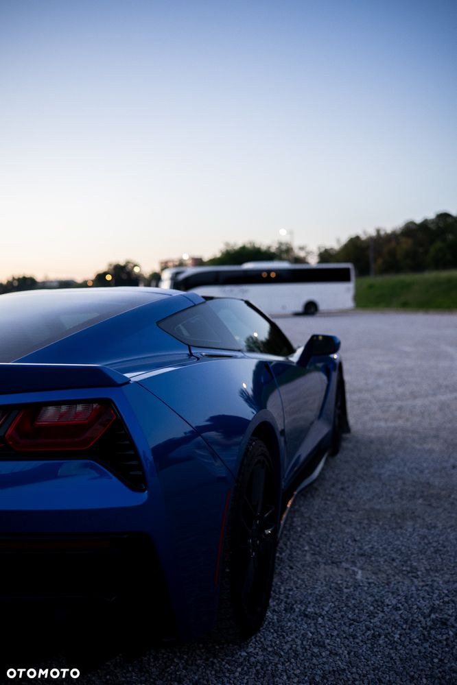 Chevrolet Corvette - 9