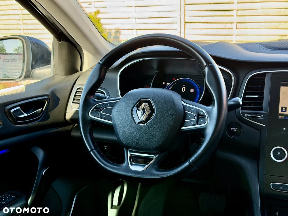 Renault Megane ENERGY TCe 130 EDC BOSE EDITION - 7