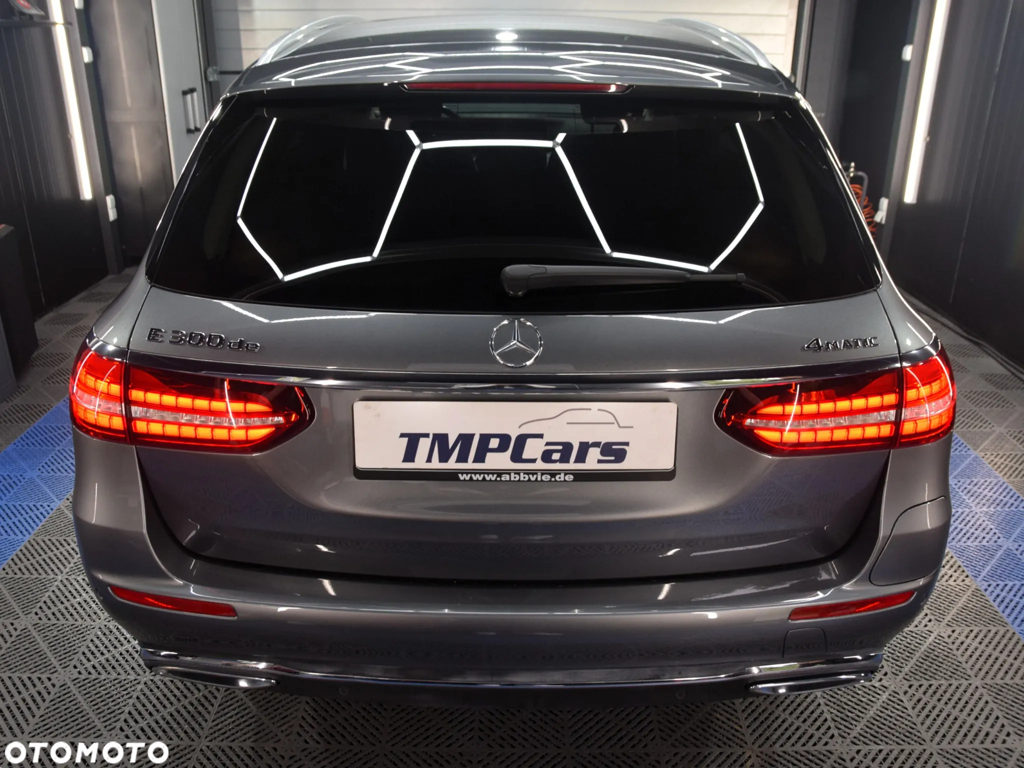 Mercedes-Benz Klasa E 300 de 4-Matic Exclusive - 36