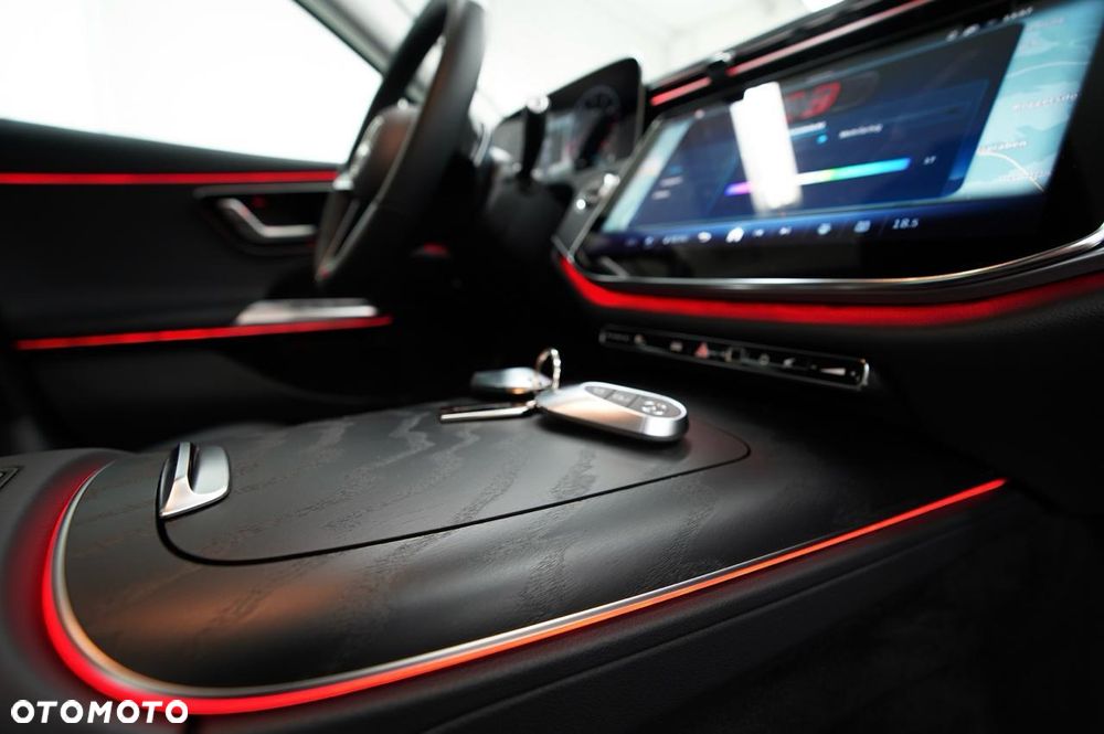 Mercedes-Benz Klasa E 220 d mHEV Avantgarde 9G-Tronic - 39