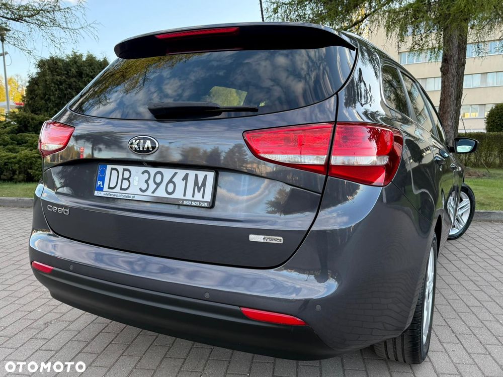 Kia Ceed 1.6 GDI Dream Team Edition - 21