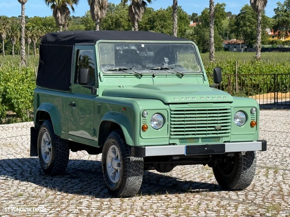 Land Rover Defender 90 2.4 CRD E - 4