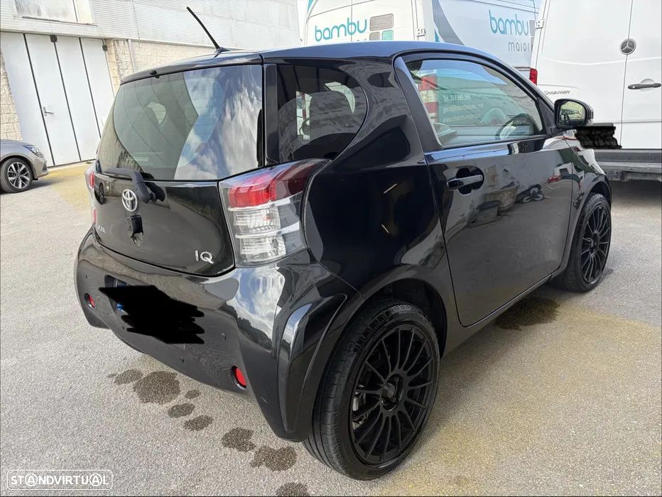 Toyota iQ 1.4 D-4D 2 EP+NAVI+Bluetooth - 2