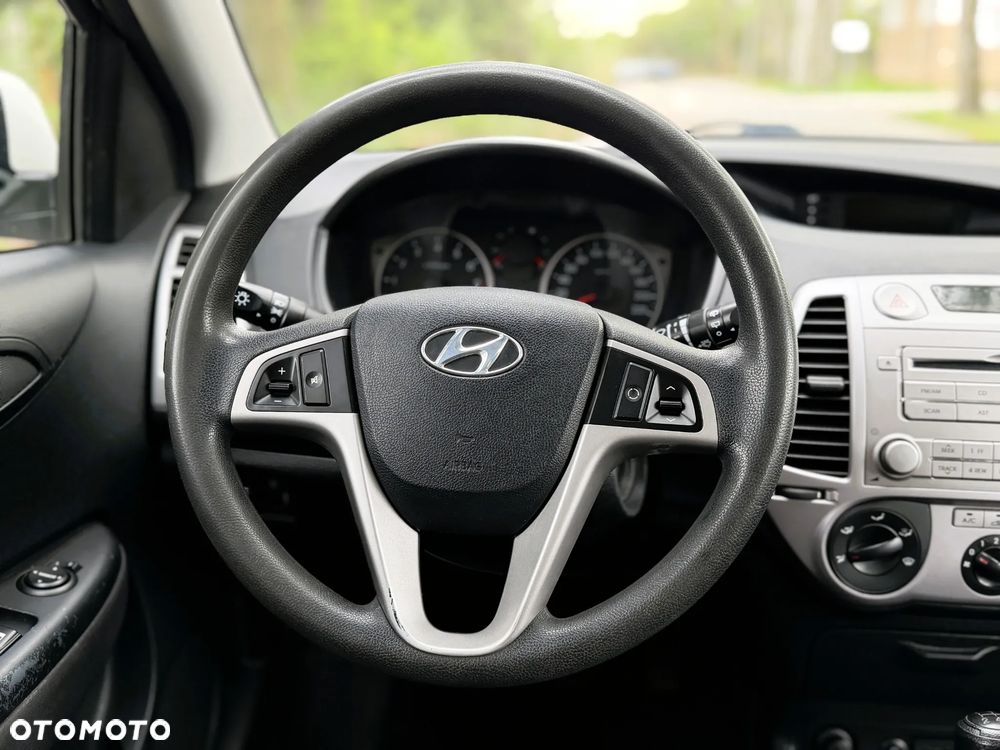 Hyundai i20 - 20