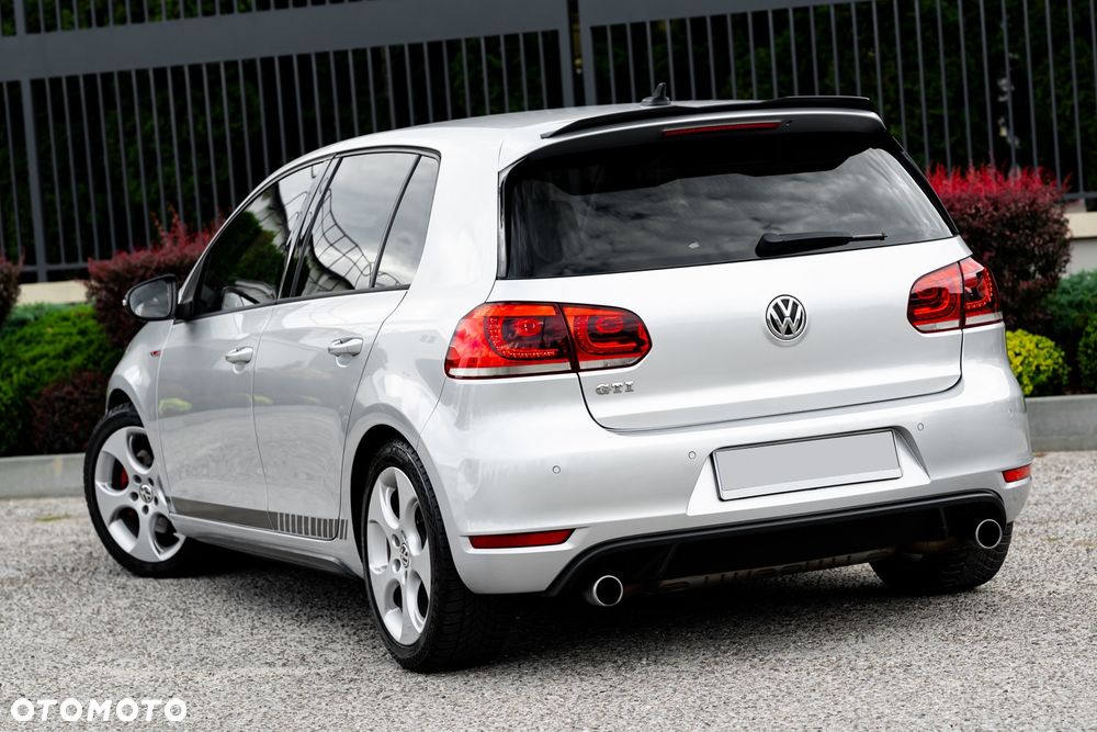 Volkswagen Golf 2.0 GTI - 9