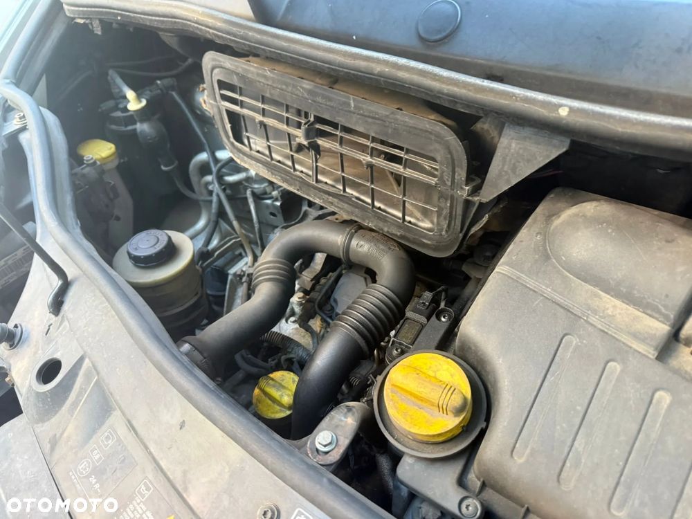 Opel Vivaro - 16