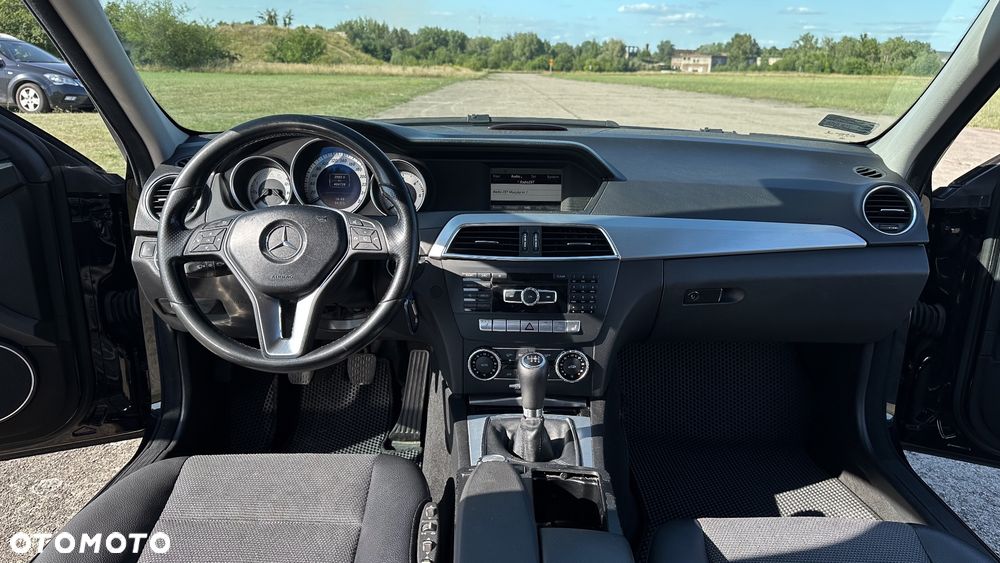 Mercedes-Benz Klasa C 200 CDI DPF (BlueEFFICIENCY) Avantgarde - 12