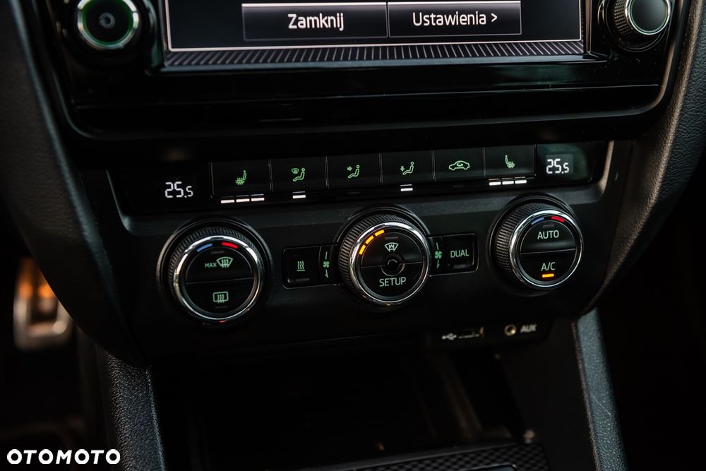 Skoda Octavia 2.0 TDI DSG RS - 12