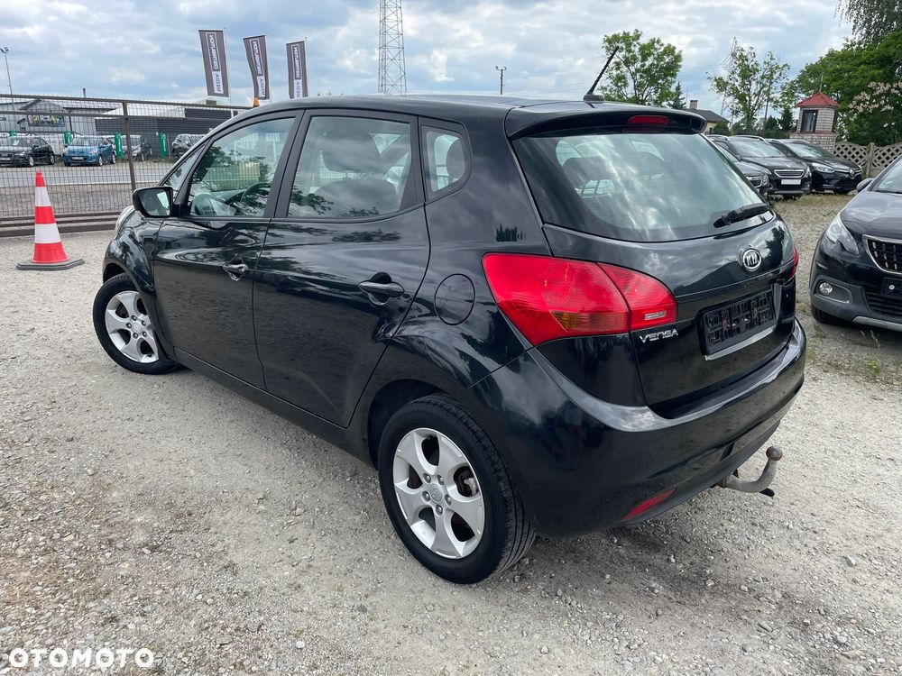 Kia Venga 2010 photo 4