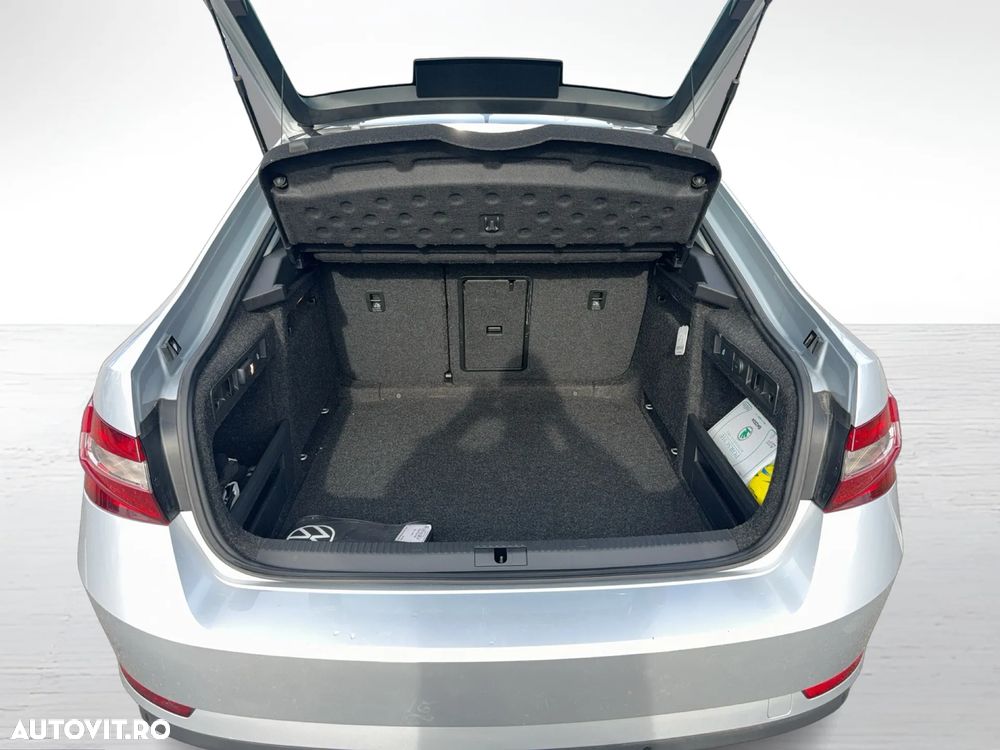 Skoda Superb 2.0 TDI DSG Ambition - 13