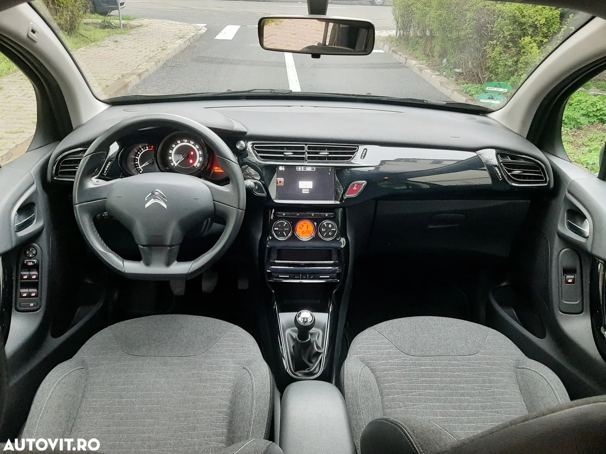 Citroën C3 1.2 PureTech BVM Shine - 15