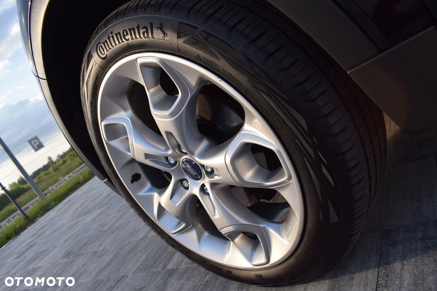 Ford Kuga 2.0 TDCi 2x4 Titanium - 24