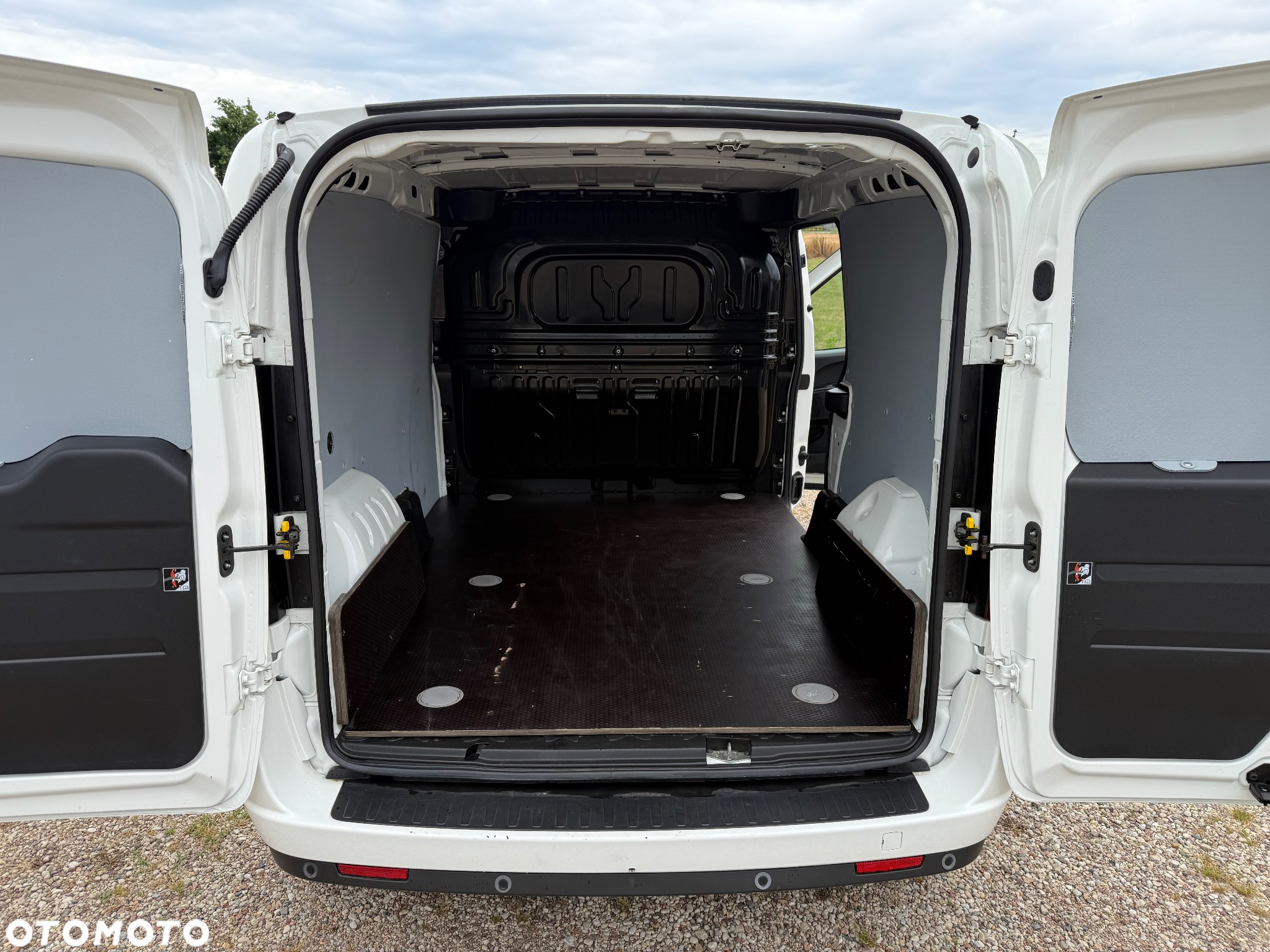 Fiat DOBLO MAXI 1.4 TJET 120 KM NOWY GAZ LPG 97000 KM IDEALNY STAN JAK NOWY OKAZJA 100% PEWNY - 13