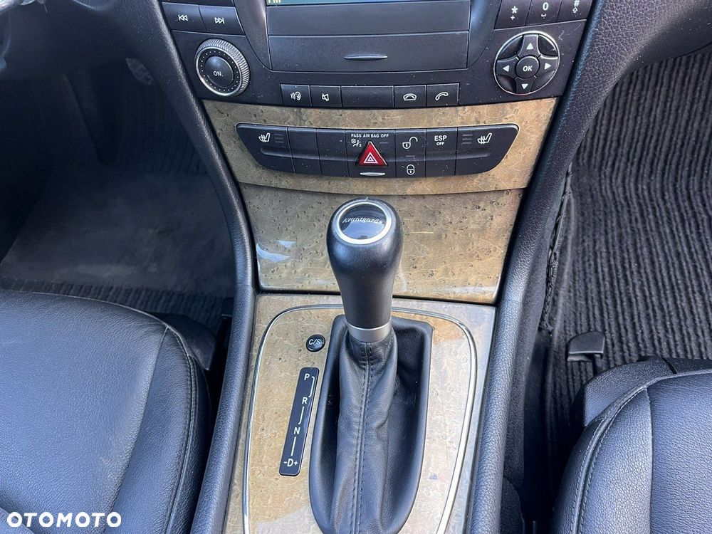 Mercedes-Benz Klasa E 280 CDI 4-Matic Avantgarde - 21