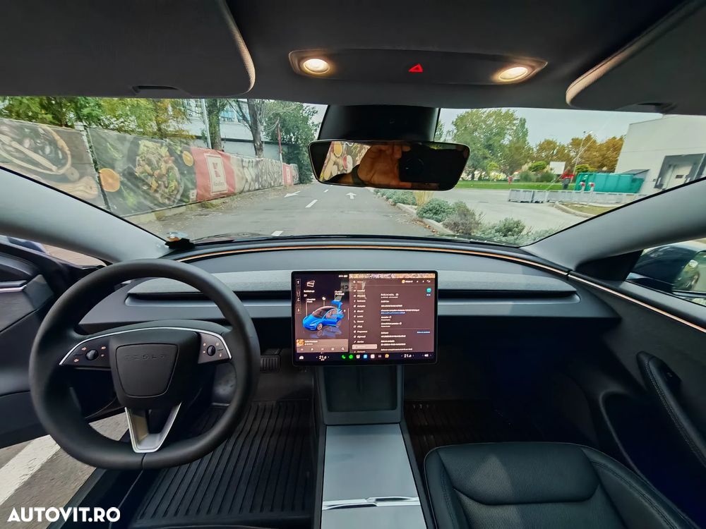 Tesla Model 3 - 10