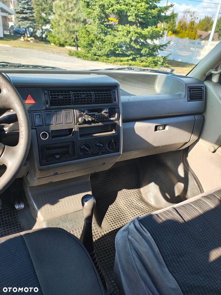 Volkswagen Transporter - 9