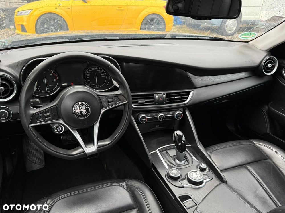 Alfa Romeo Giulia - 18